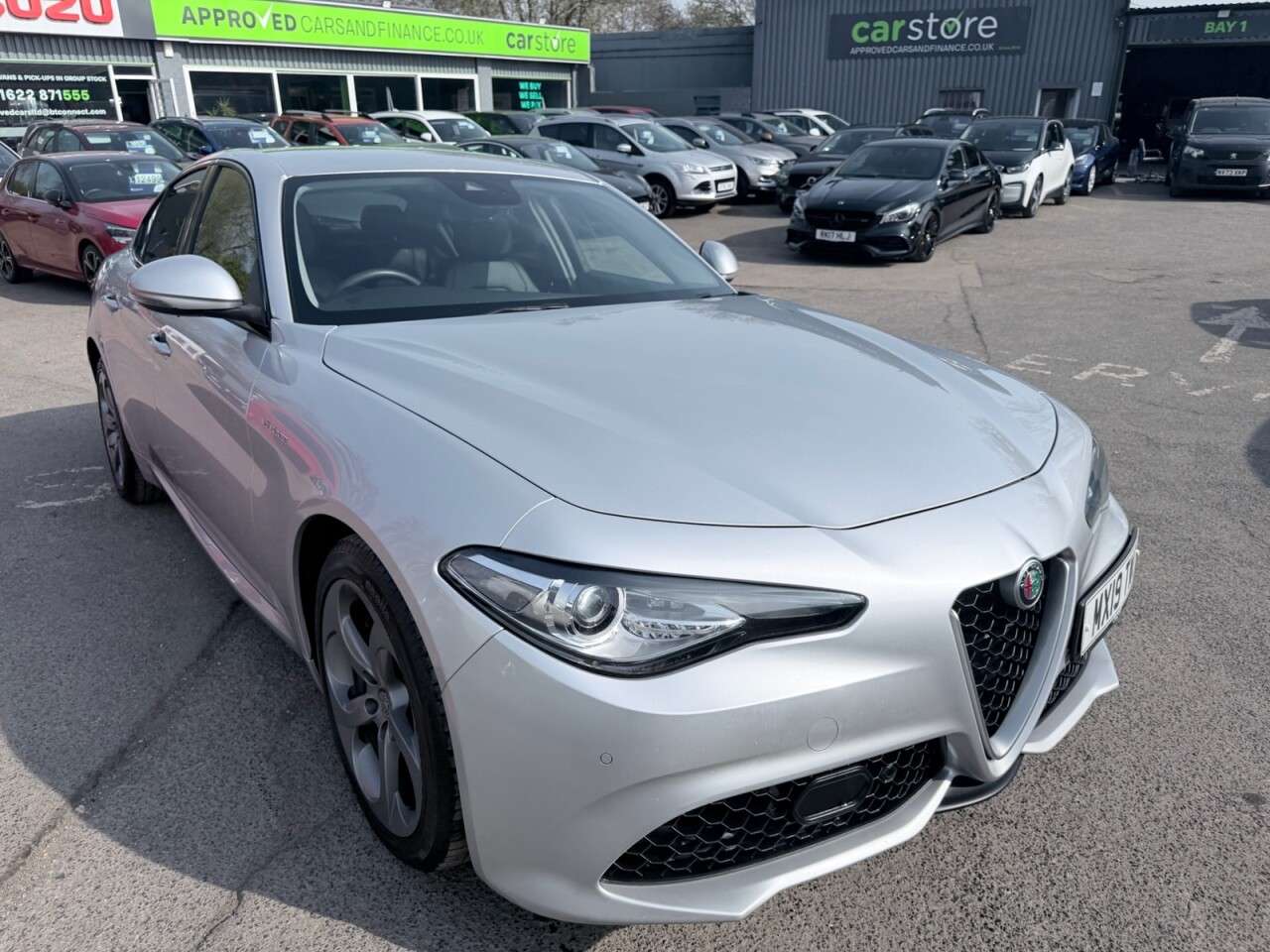 A 2019 ALFA ROMEO GIULIA TB VELOCE A 2019 ALFA ROMEO GIULIA TB VELOCE