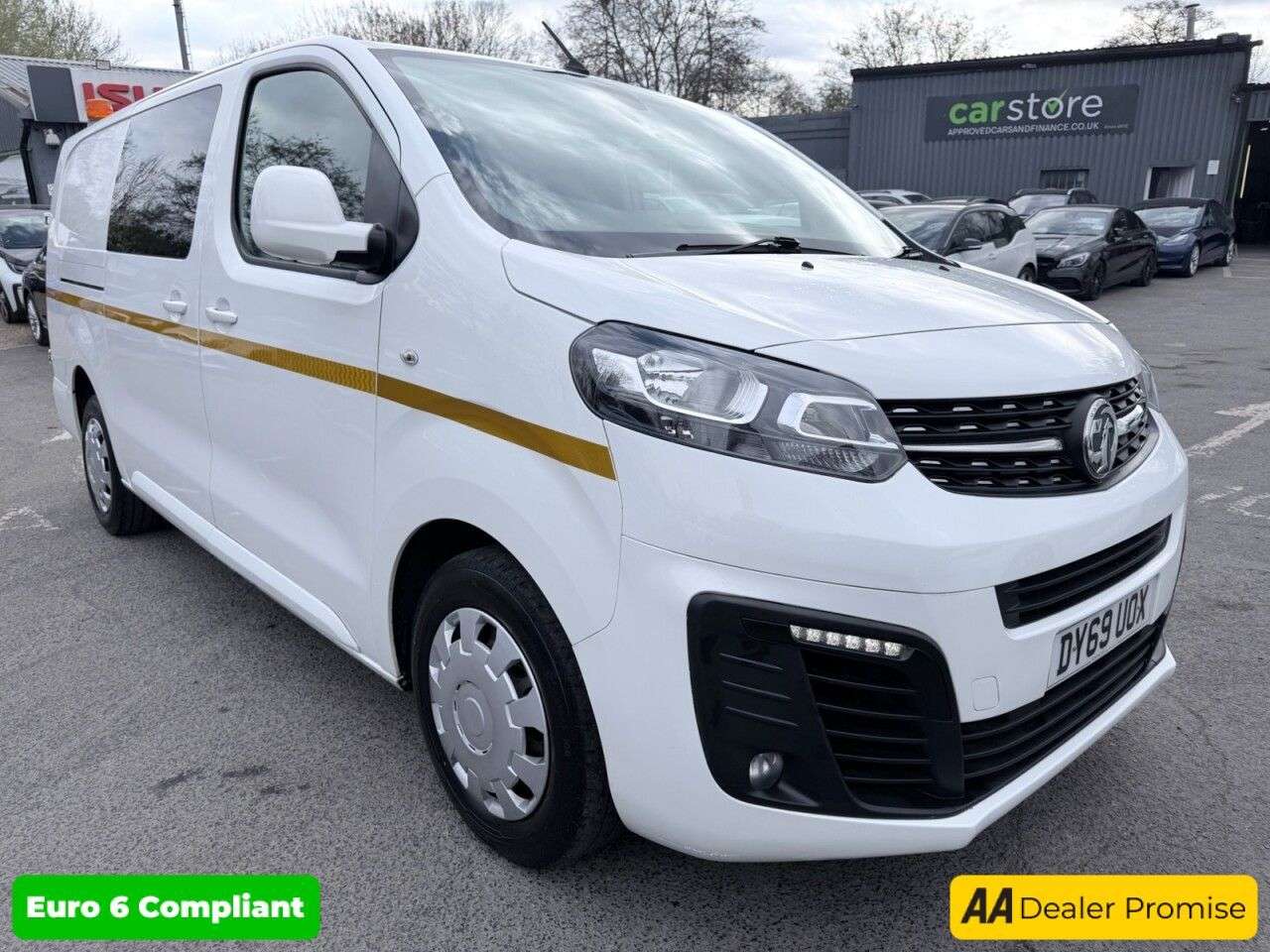 A 2019 VAUXHALL VIVARO White 2.0 Turbo D 3100 Sportive crew van, ULEZ compliant, Euro 6, 6 Seats, A 2019 VAUXHALL VIVARO White 2.0 Turbo D 3100 Sportive crew van, ULEZ compliant, Euro 6, 6 Seats,