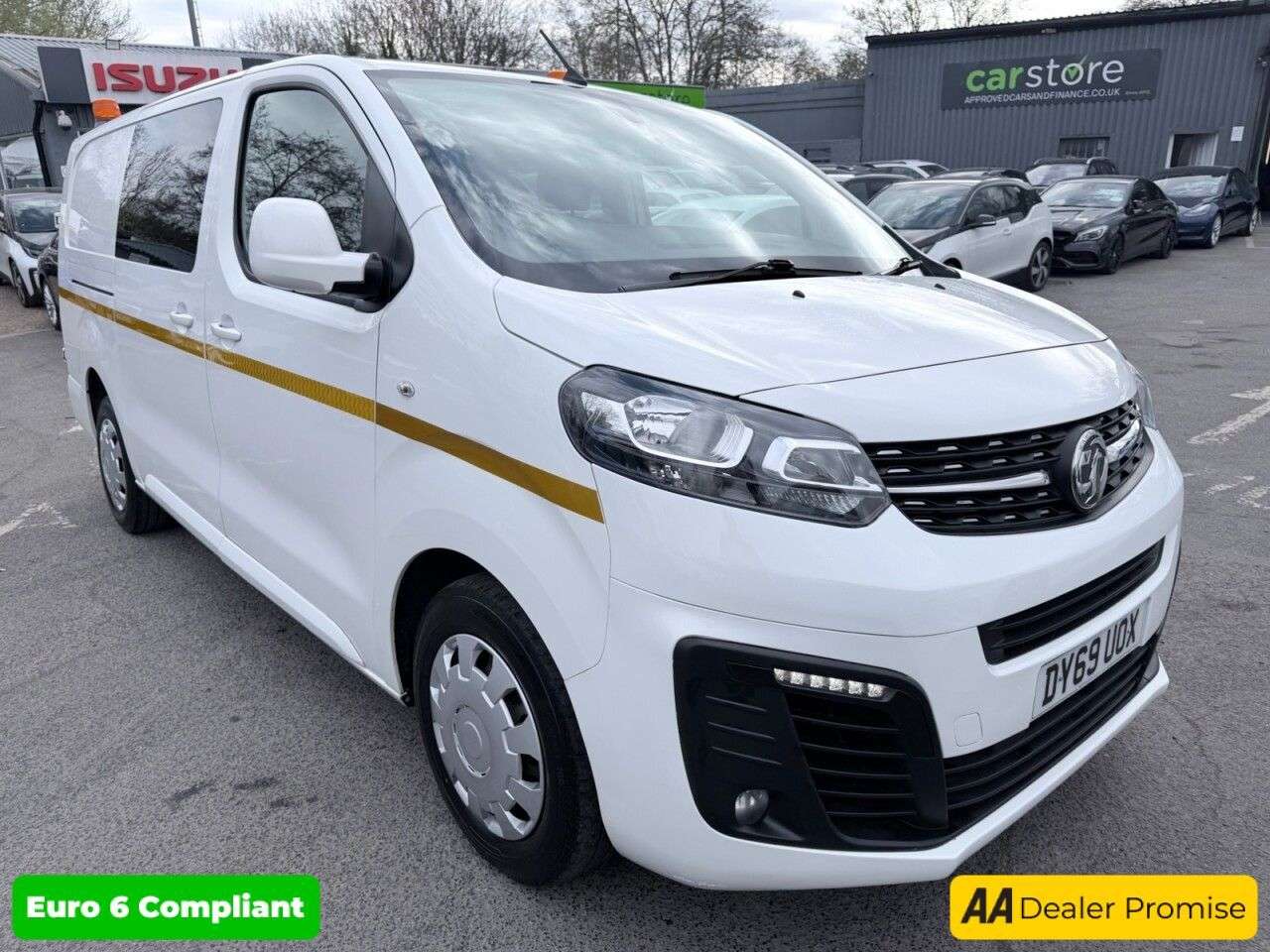 A 2019 VAUXHALL VIVARO White 2.0 Turbo D 3100 Sportive crew van, ULEZ compliant, Euro 6, 6 Seats, A 2019 VAUXHALL VIVARO White 2.0 Turbo D 3100 Sportive crew van, ULEZ compliant, Euro 6, 6 Seats,