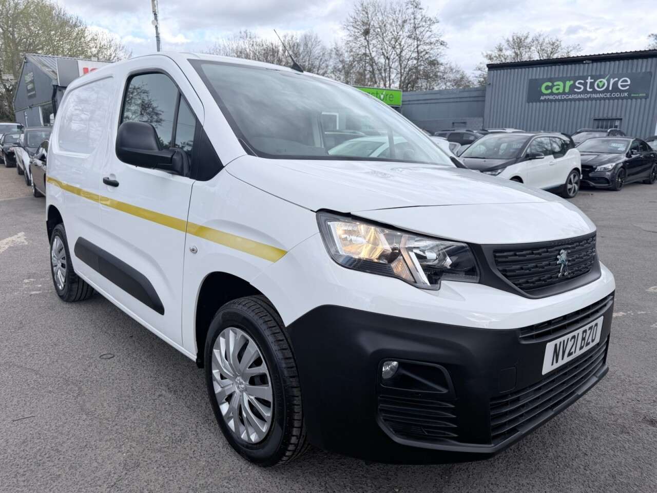 A 2021 PEUGEOT PARTNER White 1.5 BlueHDi Euro 6 panel van, 41,000 miles, ULEZ compliant, 5-Speed m A 2021 PEUGEOT PARTNER White 1.5 BlueHDi Euro 6 panel van, 41,000 miles, ULEZ compliant, 5-Speed m