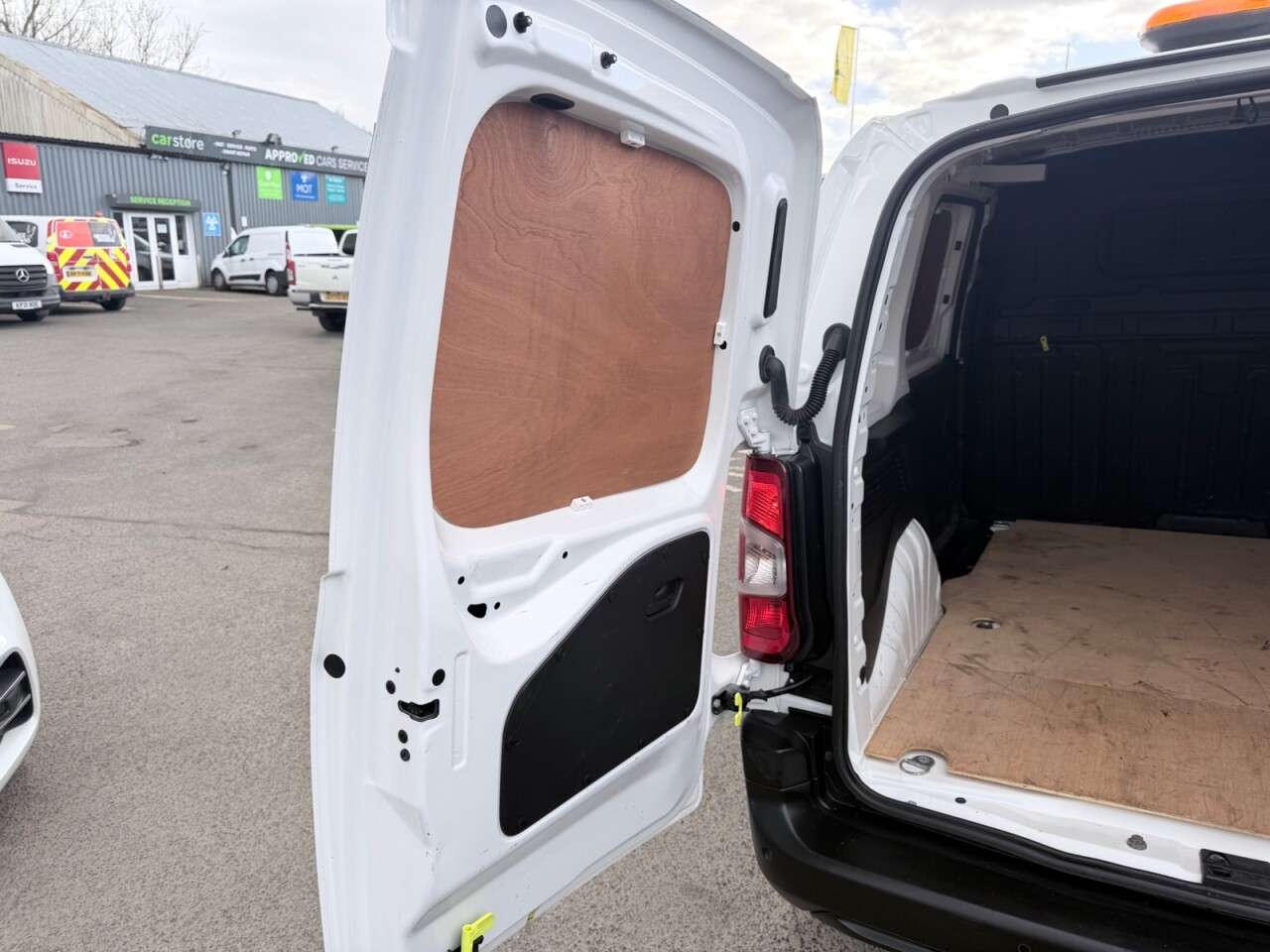 2021 PEUGEOT PARTNER 2021 PEUGEOT PARTNER