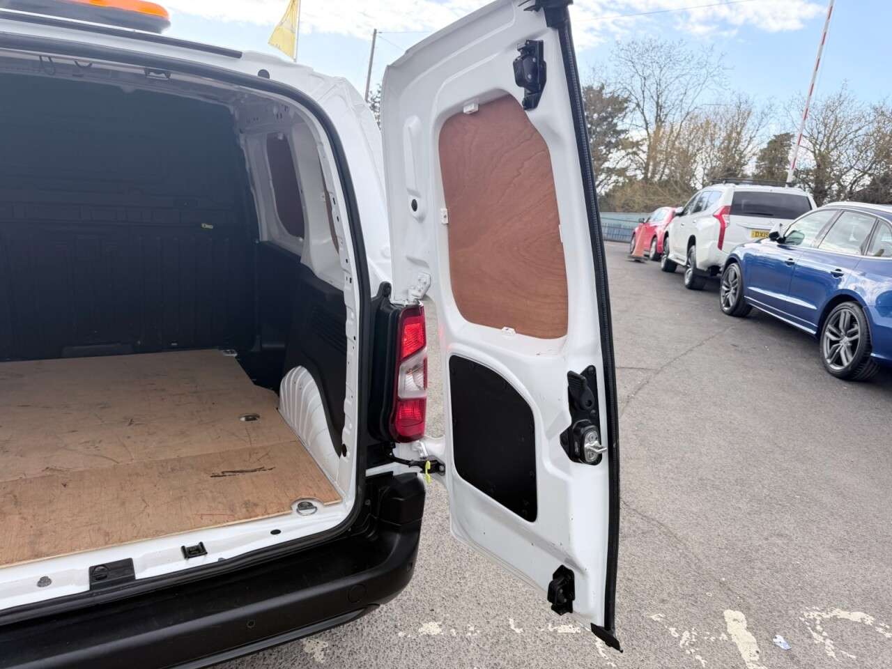 2021 PEUGEOT PARTNER 2021 PEUGEOT PARTNER