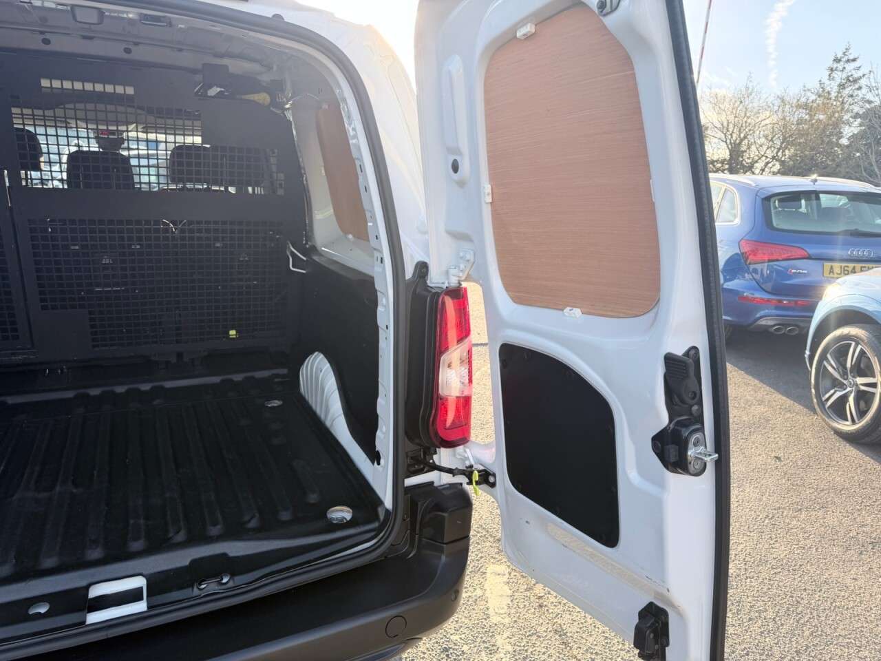 2024 PEUGEOT PARTNER 2024 PEUGEOT PARTNER