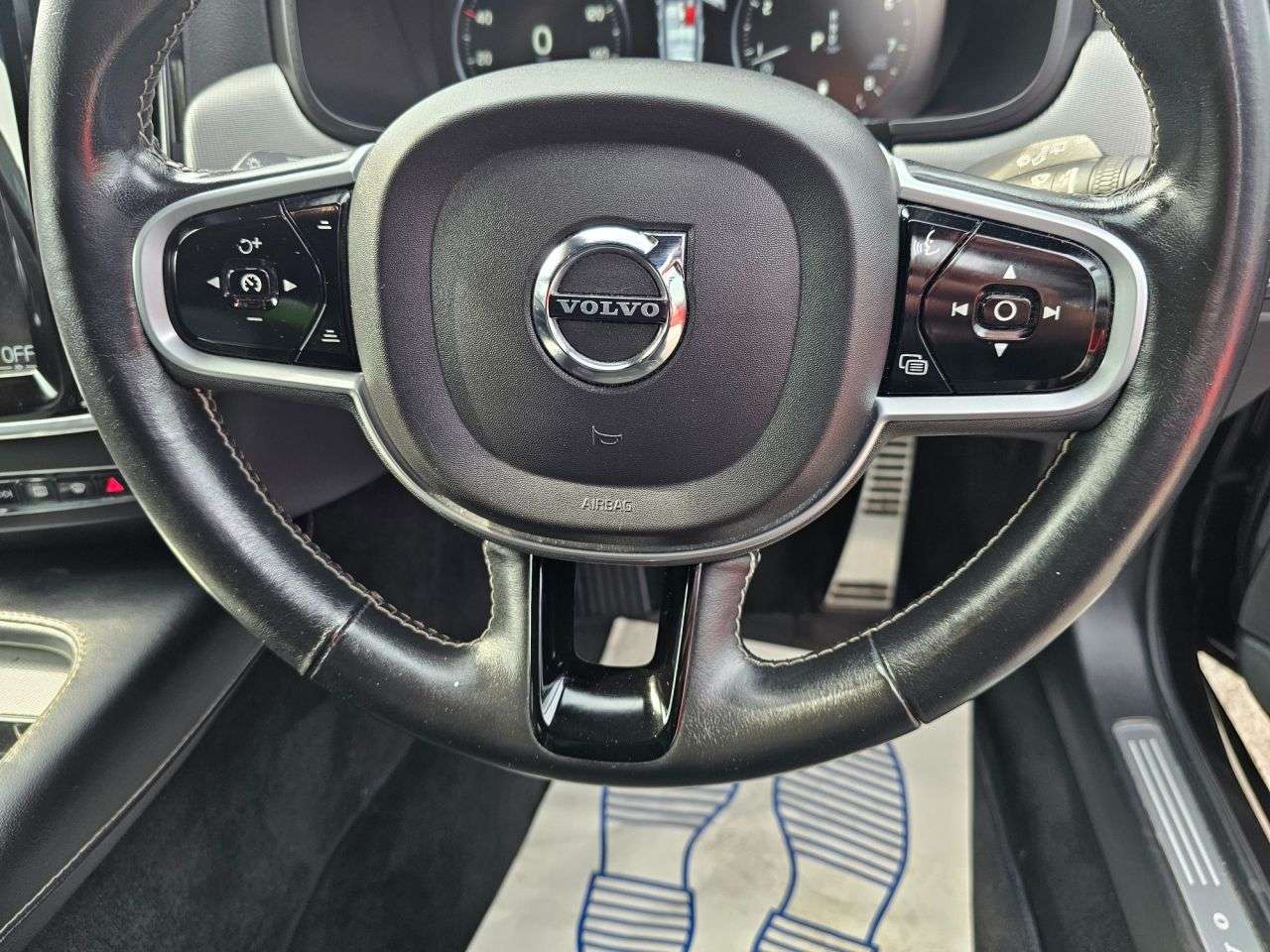 2021 VOLVO V90 2021 VOLVO V90