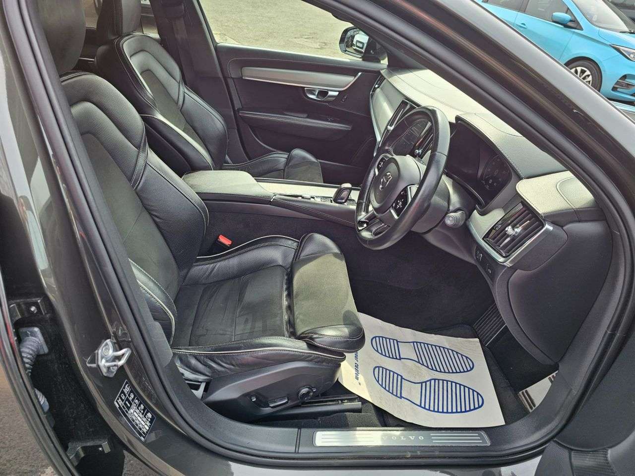 2021 VOLVO V90 2021 VOLVO V90