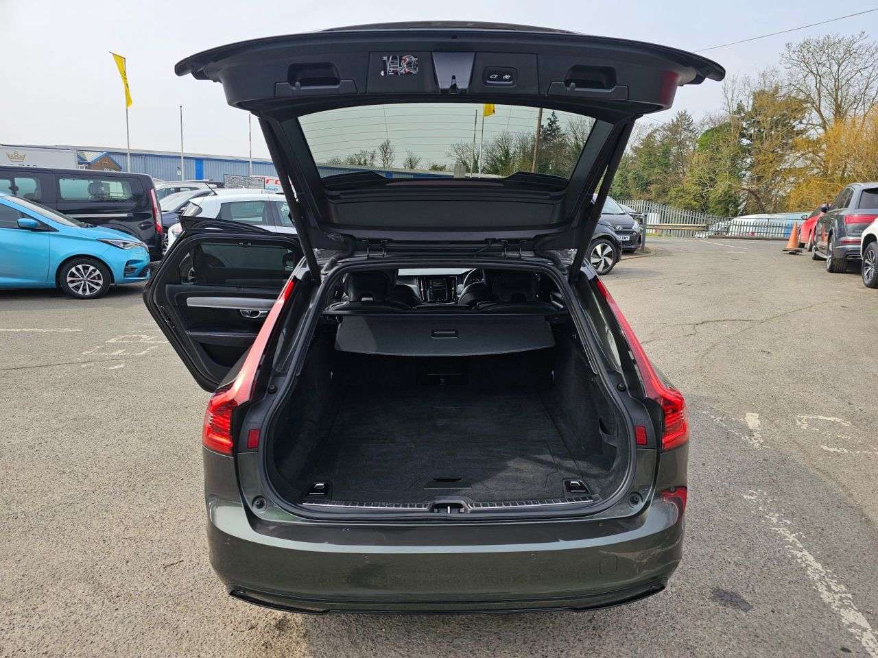 2021 VOLVO V90 2021 VOLVO V90