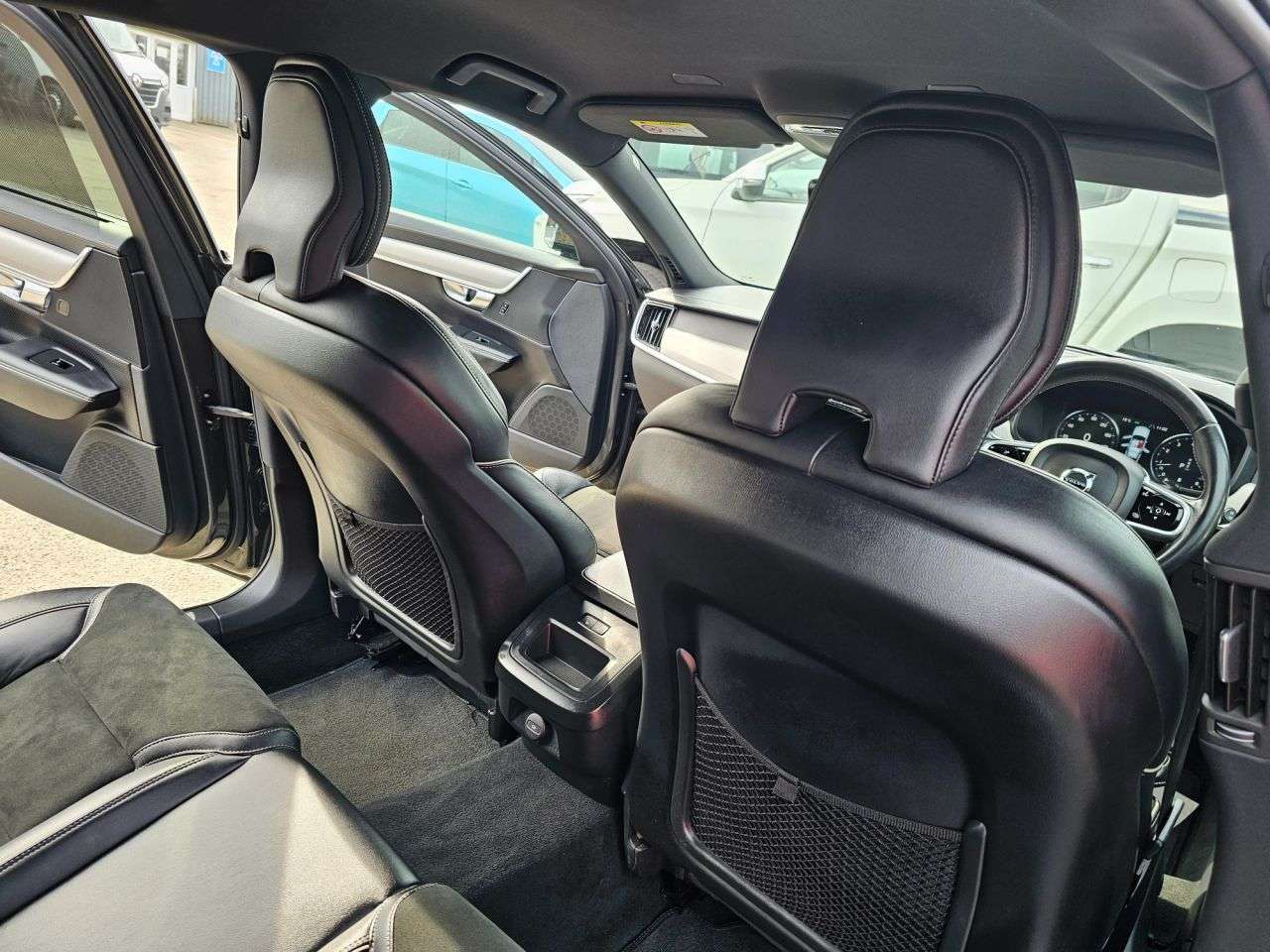 2021 VOLVO V90 2021 VOLVO V90