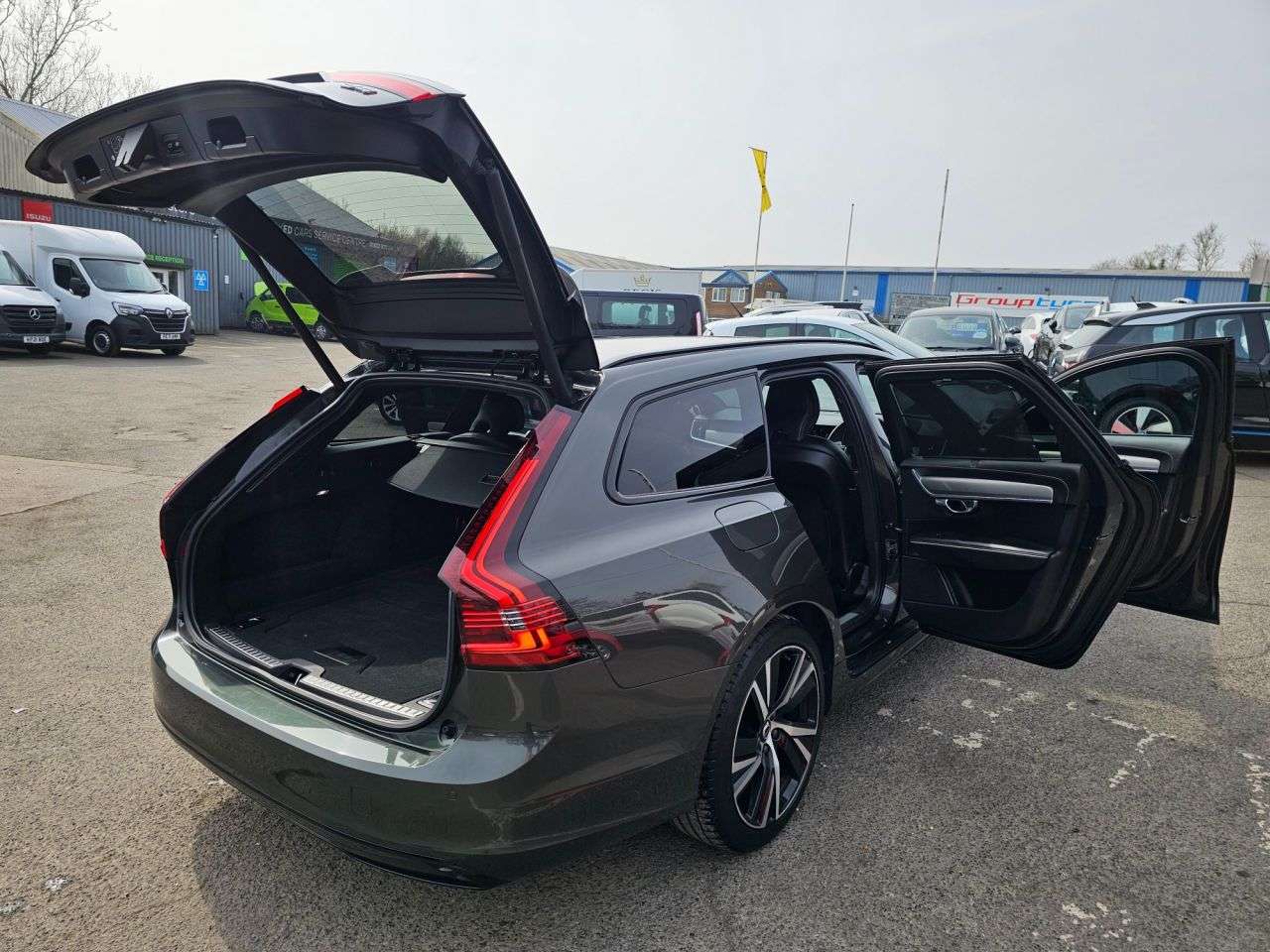 2021 VOLVO V90 2021 VOLVO V90