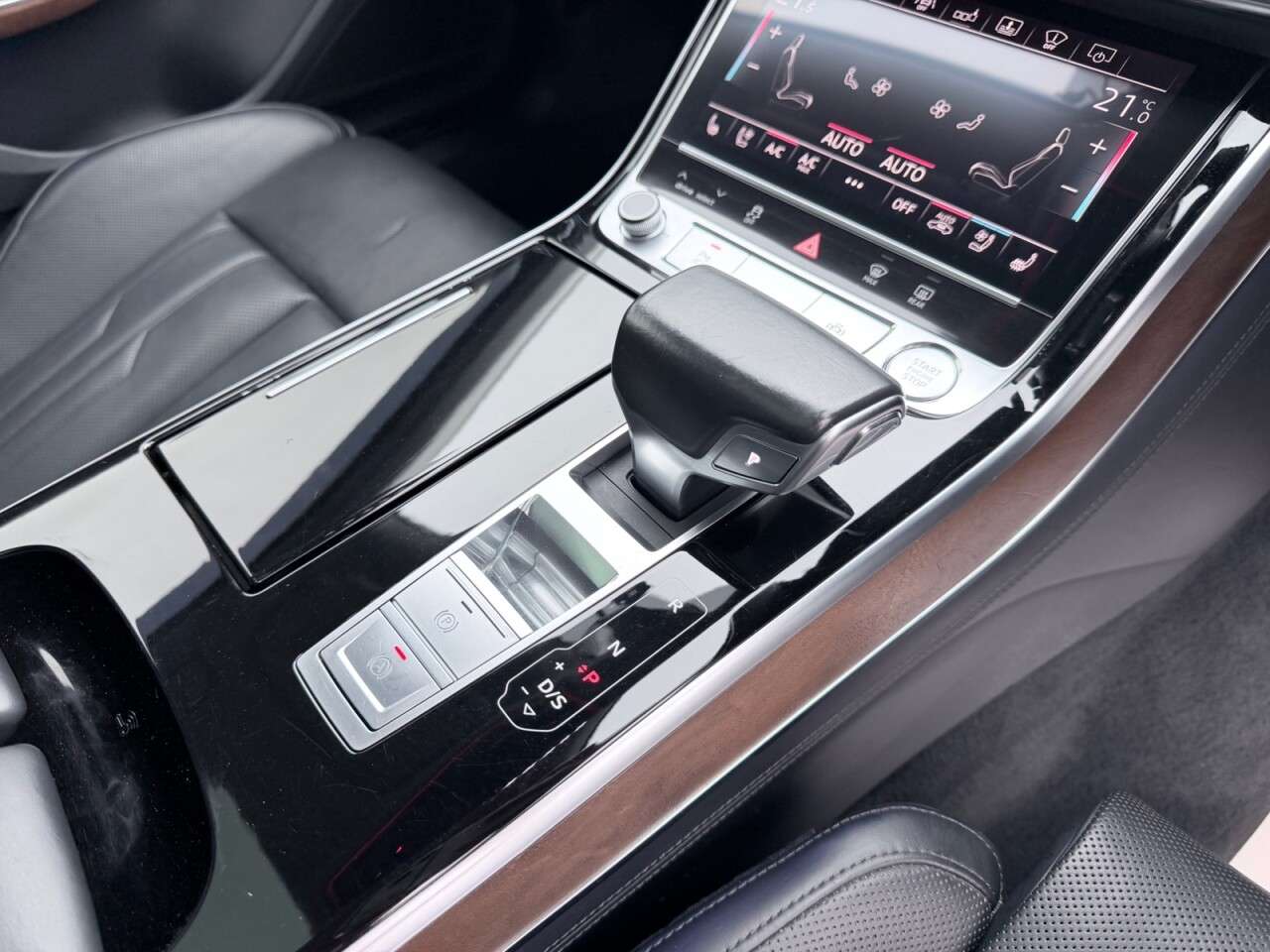 2017 AUDI A8 2017 AUDI A8