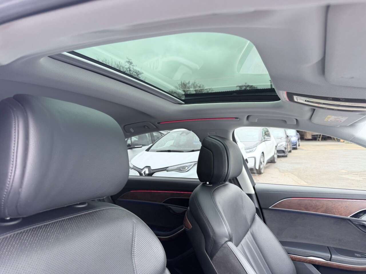 2017 AUDI A8 2017 AUDI A8