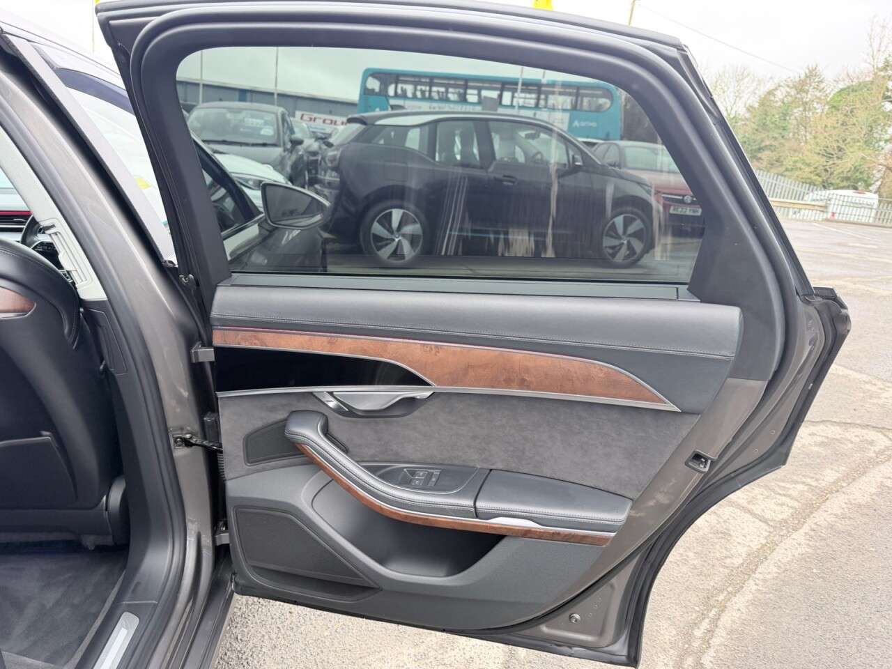 2017 AUDI A8 2017 AUDI A8