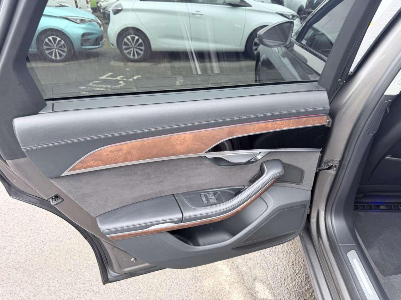 2017 AUDI A8 2017 AUDI A8