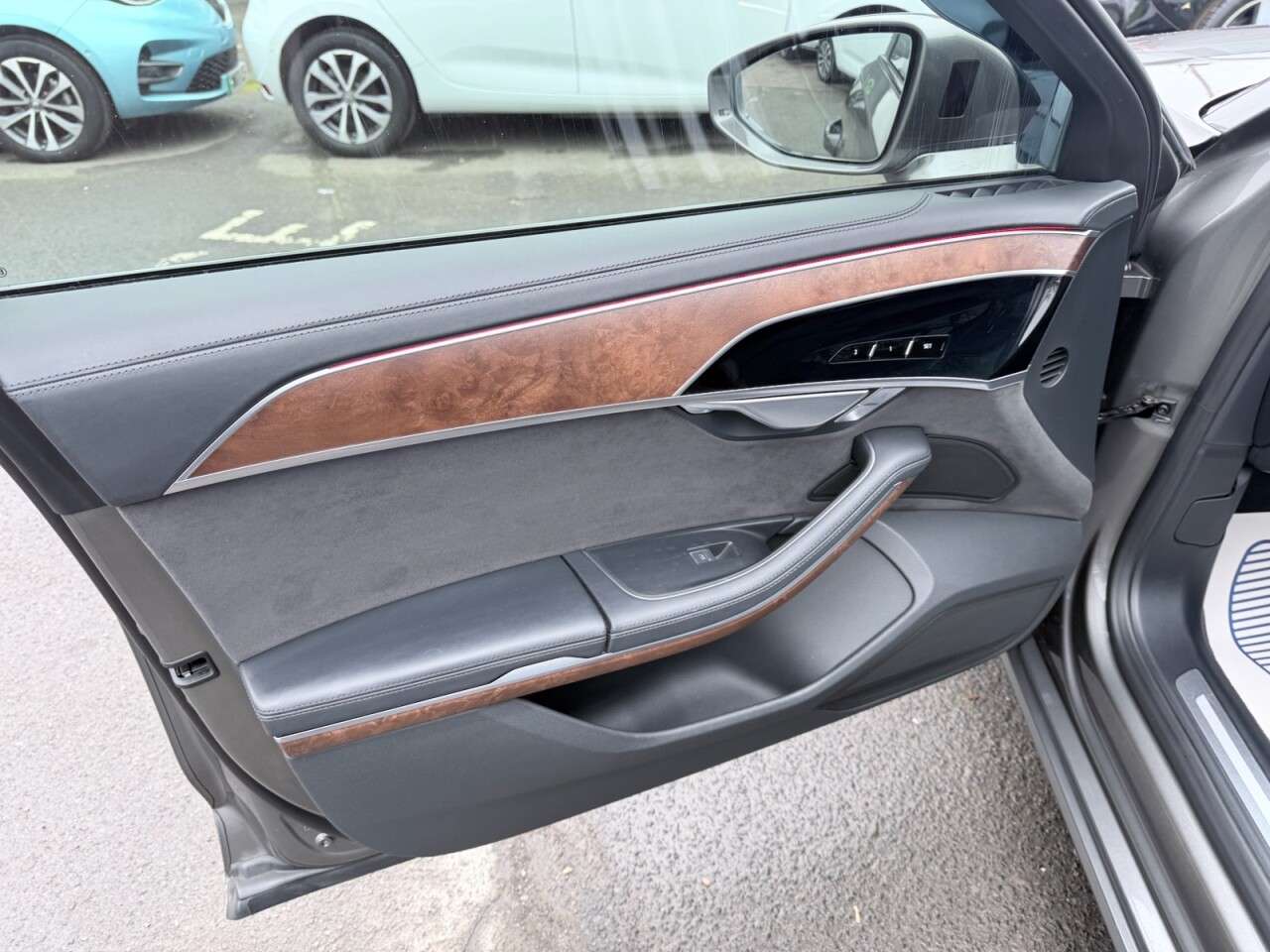2017 AUDI A8 2017 AUDI A8