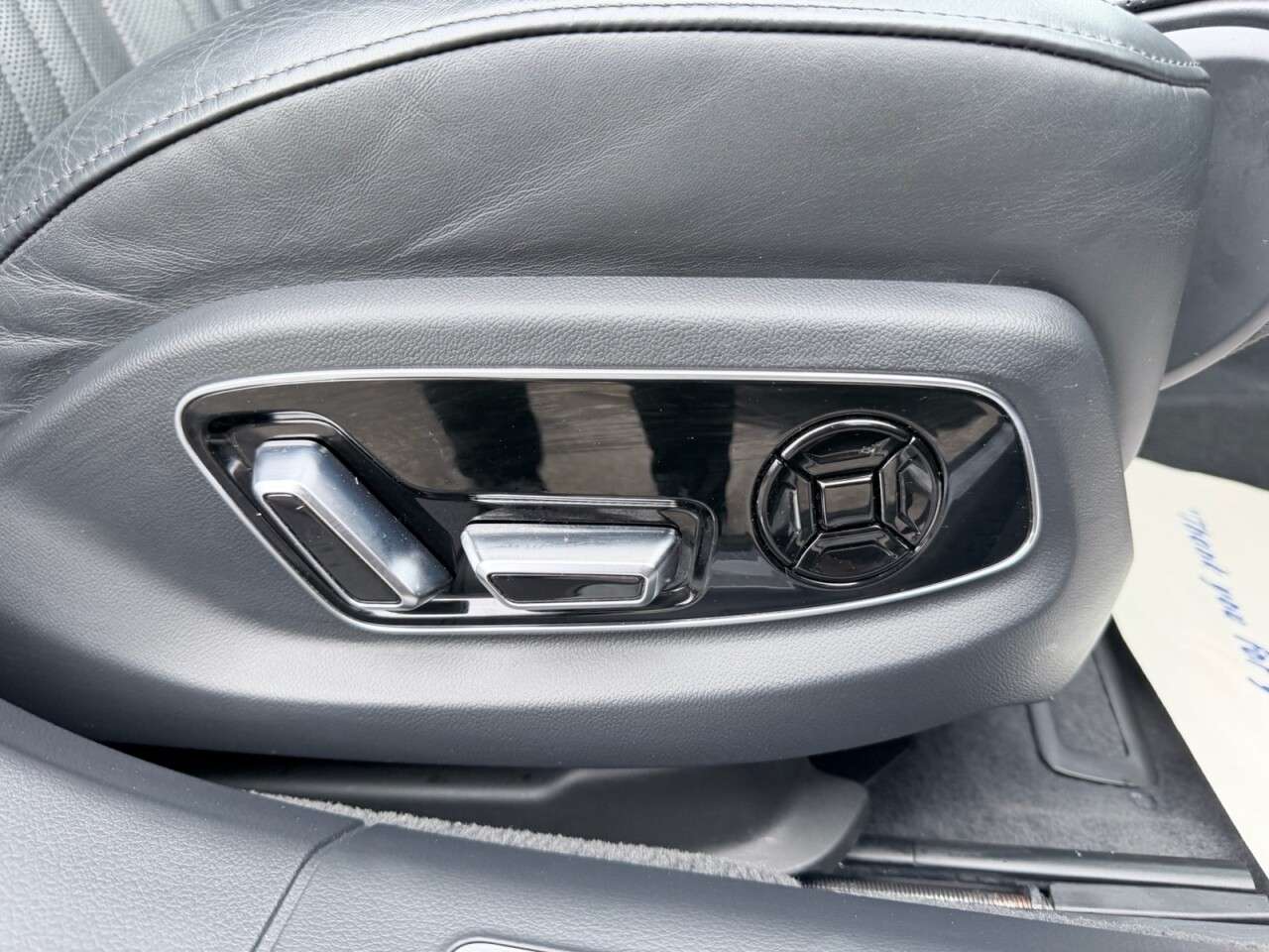 2017 AUDI A8 2017 AUDI A8
