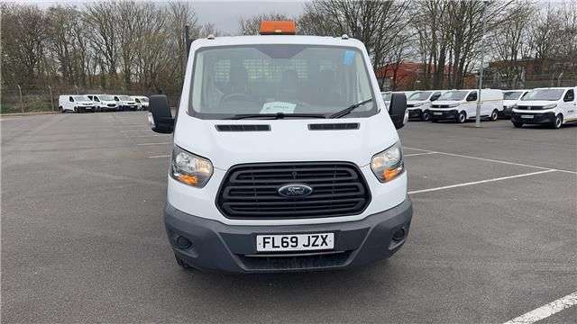 A 2019 FORD TRANSIT White 2.0 350 EcoBlue Euro 6 Tipper, 31,600 miles, ULEZ compliant, 6-Speed A 2019 FORD TRANSIT White 2.0 350 EcoBlue Euro 6 Tipper, 31,600 miles, ULEZ compliant, 6-Speed