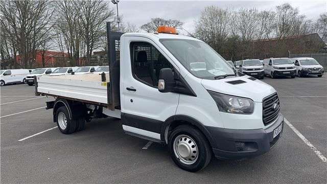A 2019 FORD TRANSIT White 2.0 350 EcoBlue Euro 6 Tipper, 31,600 miles, ULEZ compliant, 6-Speed A 2019 FORD TRANSIT White 2.0 350 EcoBlue Euro 6 Tipper, 31,600 miles, ULEZ compliant, 6-Speed