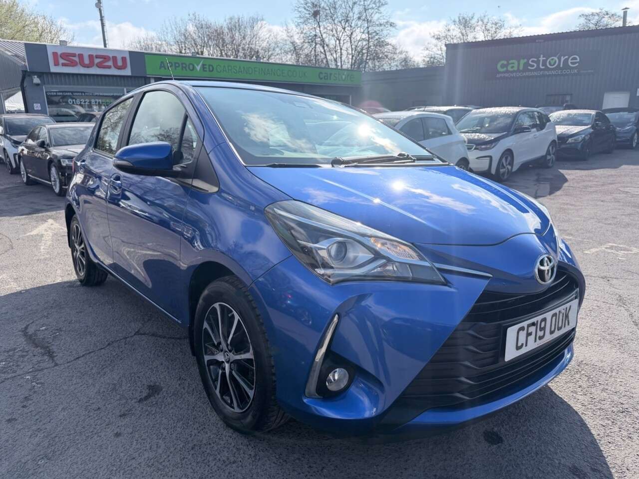 A 2019 TOYOTA YARIS Blue 1.5 VVT-i Icon Tech Euro 6 hatchback, 64,700 miles, ULEZ compliant, 6- A 2019 TOYOTA YARIS Blue 1.5 VVT-i Icon Tech Euro 6 hatchback, 64,700 miles, ULEZ compliant, 6-