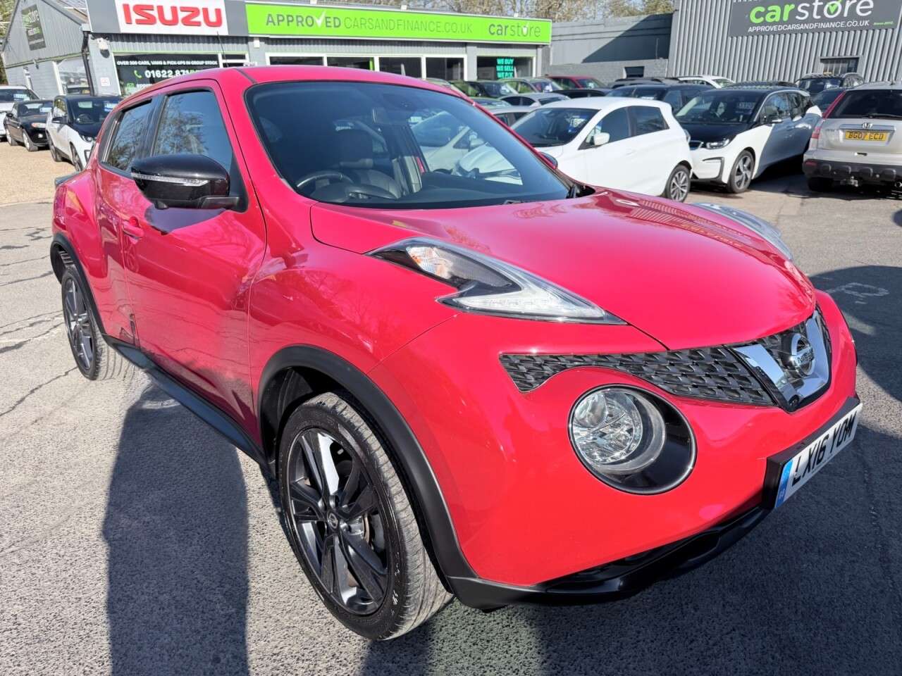 A 2016 NISSAN JUKE Red 1.2 DIG-T Tekna Euro 6 SUV, 44,100 miles, ULEZ compliant, 6-Speed manua A 2016 NISSAN JUKE Red 1.2 DIG-T Tekna Euro 6 SUV, 44,100 miles, ULEZ compliant, 6-Speed manua