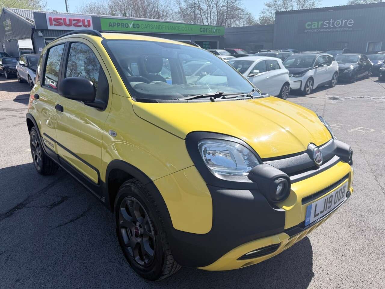 A 2019 FIAT PANDA Yellow 1.2 City Cross Euro 6 hatchback, 23,550 miles, ULEZ compliant, 5-Spe A 2019 FIAT PANDA Yellow 1.2 City Cross Euro 6 hatchback, 23,550 miles, ULEZ compliant, 5-Spe