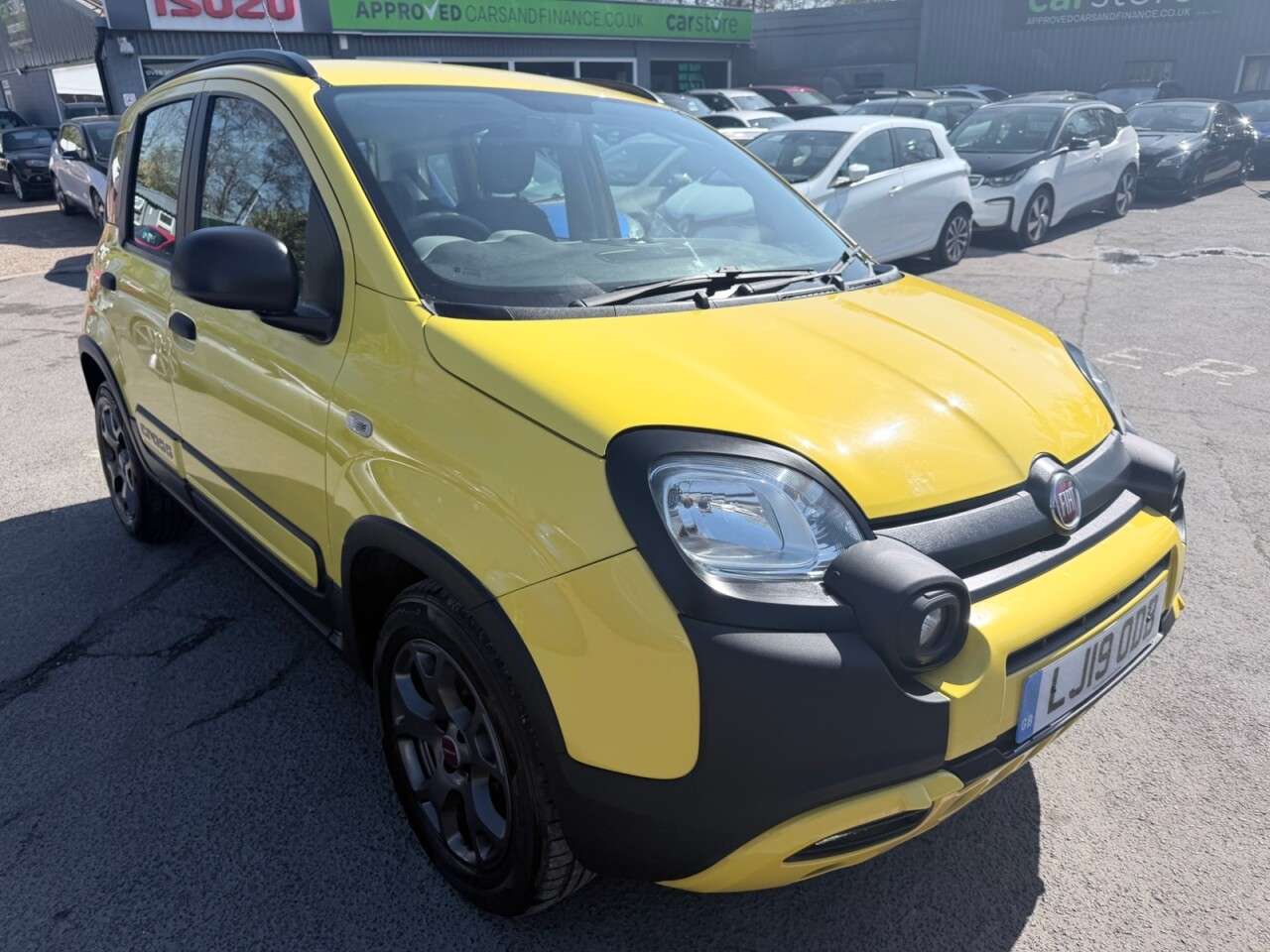A 2019 FIAT PANDA Yellow 1.2 City Cross Euro 6 hatchback, 23,550 miles, ULEZ compliant, 5-Spe A 2019 FIAT PANDA Yellow 1.2 City Cross Euro 6 hatchback, 23,550 miles, ULEZ compliant, 5-Spe