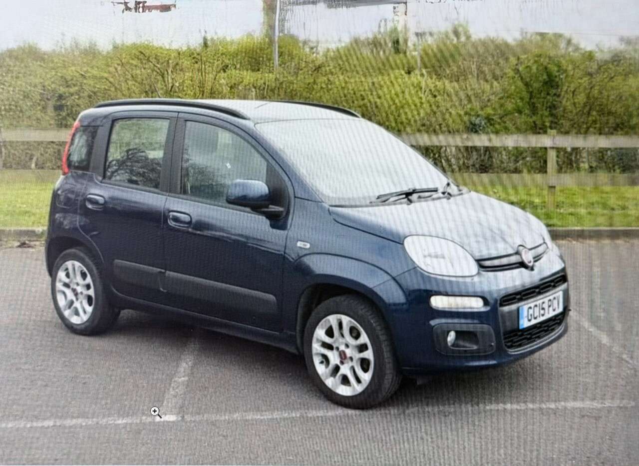 A 2015 FIAT PANDA Blue 0.9 TwinAir Lounge hatchback, 31,755 miles, ULEZ compliant, Automatic A 2015 FIAT PANDA Blue 0.9 TwinAir Lounge hatchback, 31,755 miles, ULEZ compliant, Automatic