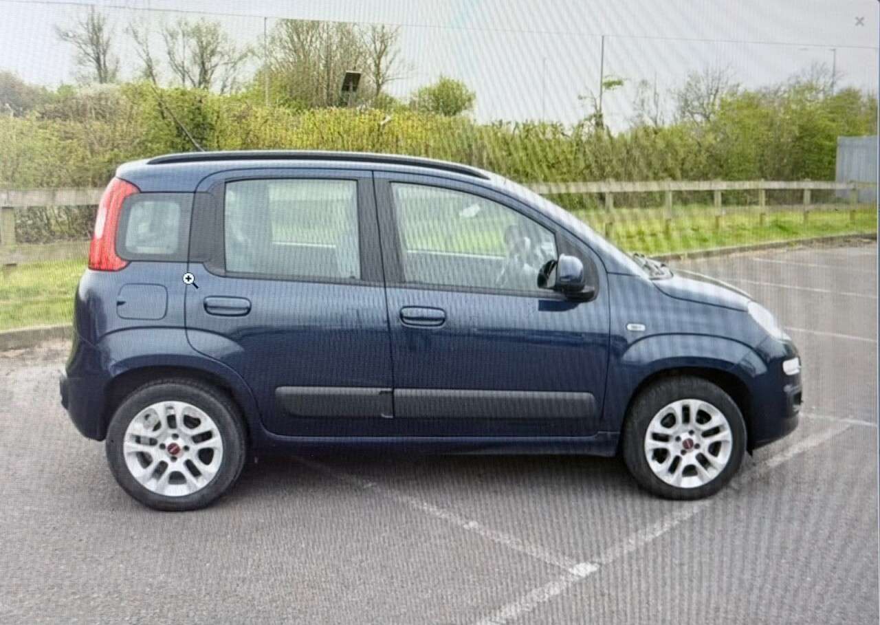 A 2015 FIAT PANDA Blue 0.9 TwinAir Lounge hatchback, 31,755 miles, ULEZ compliant, Automatic A 2015 FIAT PANDA Blue 0.9 TwinAir Lounge hatchback, 31,755 miles, ULEZ compliant, Automatic