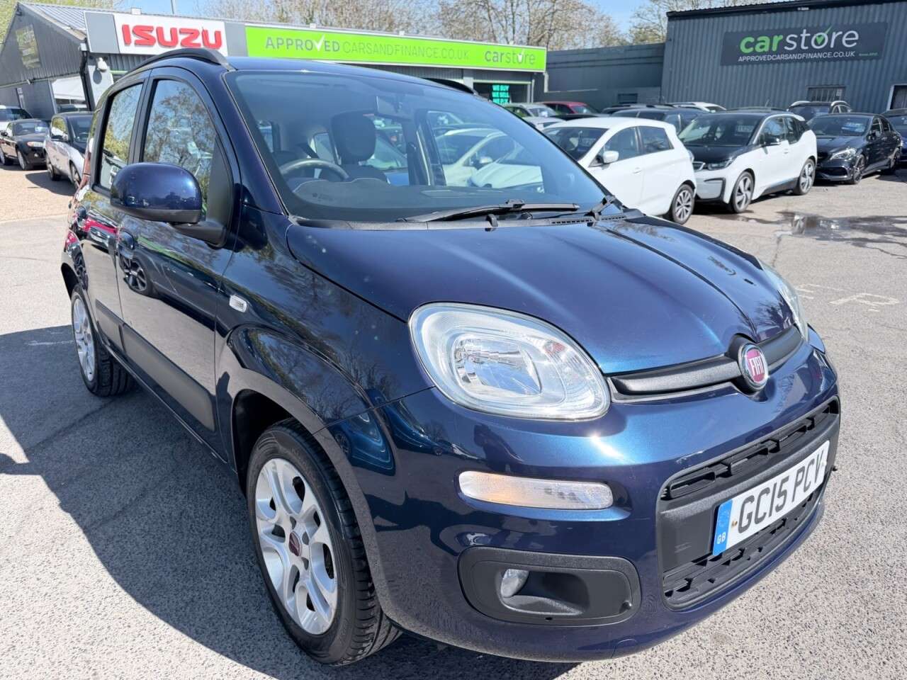 A 2015 FIAT PANDA Blue 0.9 TwinAir Lounge hatchback, 31,755 miles, ULEZ compliant, Automatic A 2015 FIAT PANDA Blue 0.9 TwinAir Lounge hatchback, 31,755 miles, ULEZ compliant, Automatic