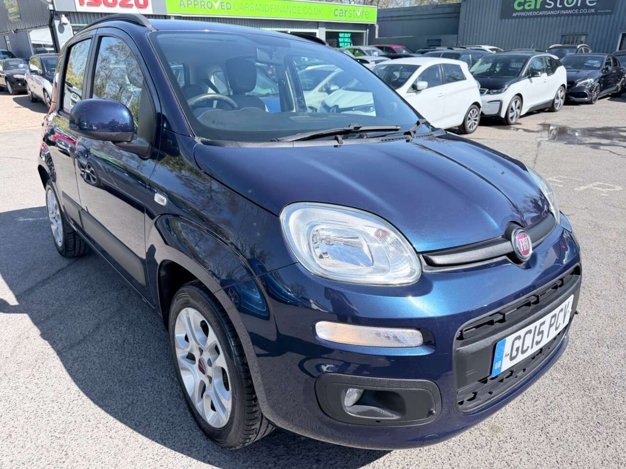 A 2015 FIAT PANDA Blue 0.9 TwinAir Lounge hatchback, 31,755 miles, ULEZ compliant, Automatic A 2015 FIAT PANDA Blue 0.9 TwinAir Lounge hatchback, 31,755 miles, ULEZ compliant, Automatic