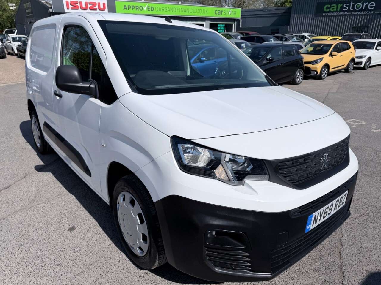 A 2020 PEUGEOT PARTNER White 1.5 BlueHDi Euro 6 panel van, 50,850 miles, 5-speed manual, 8in touch A 2020 PEUGEOT PARTNER White 1.5 BlueHDi Euro 6 panel van, 50,850 miles, 5-speed manual, 8in touch