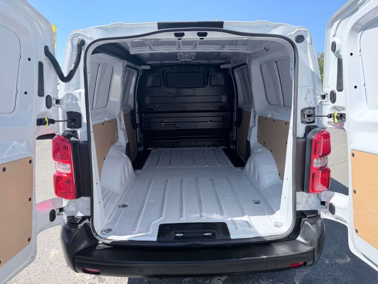 2024 TOYOTA PROACE 2024 TOYOTA PROACE