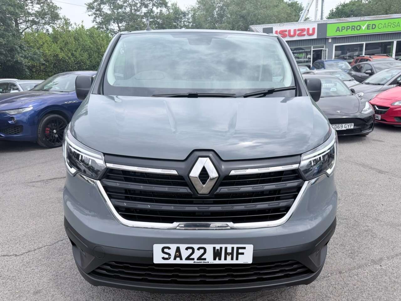 A 2022 RENAULT TRAFIC Grey 2.0 dCi Blue SL28 Business van, 74,200 miles, Euro 6, ULEZ compliant, A 2022 RENAULT TRAFIC Grey 2.0 dCi Blue SL28 Business van, 74,200 miles, Euro 6, ULEZ compliant,