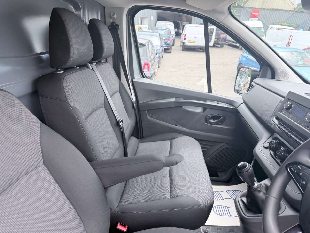 2022 RENAULT TRAFIC 2022 RENAULT TRAFIC