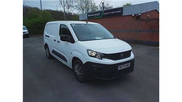 A 2022 PEUGEOT PARTNER White 1.5 BlueHDi 950 Professional Premium LWB van, 39,000 miles, Euro 6, 5 A 2022 PEUGEOT PARTNER White 1.5 BlueHDi 950 Professional Premium LWB van, 39,000 miles, Euro 6, 5
