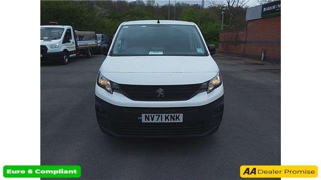 A 2022 PEUGEOT PARTNER White 1.5 BlueHDi 950 Professional Premium LWB van, 39,000 miles, Euro 6, 5 A 2022 PEUGEOT PARTNER White 1.5 BlueHDi 950 Professional Premium LWB van, 39,000 miles, Euro 6, 5