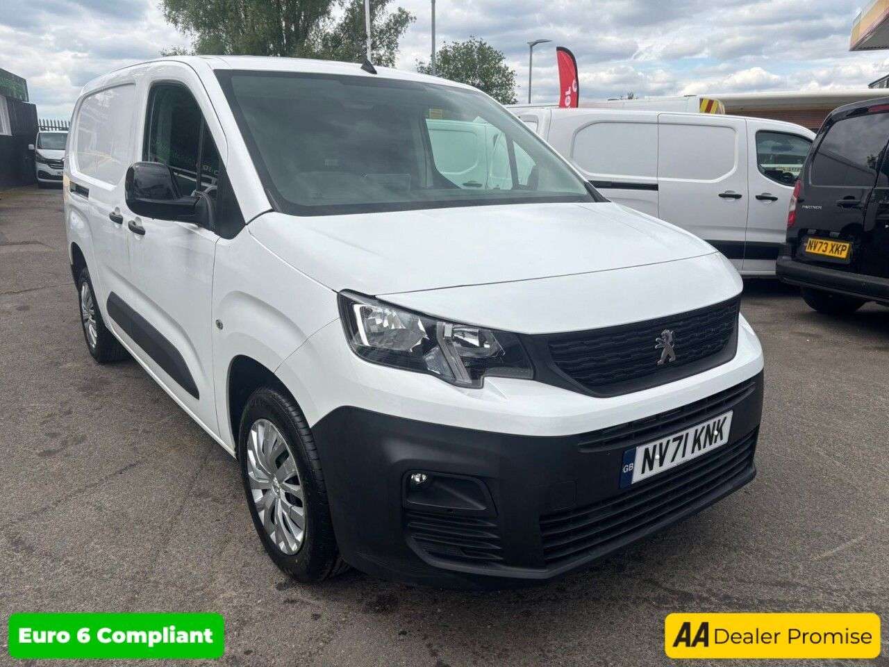 A 2022 PEUGEOT PARTNER White 1.5 BlueHDi 950 Professional Premium LWB van, 39,000 miles, Euro 6, 5 A 2022 PEUGEOT PARTNER White 1.5 BlueHDi 950 Professional Premium LWB van, 39,000 miles, Euro 6, 5