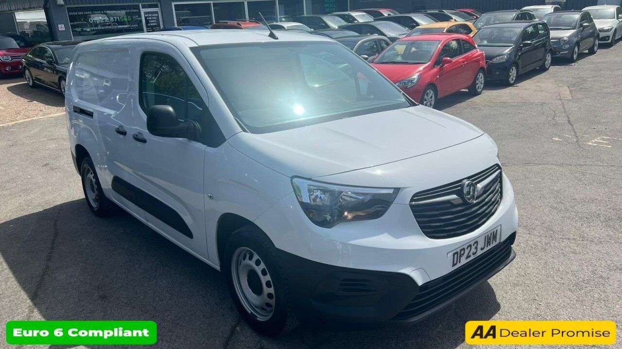 A 2023 VAUXHALL COMBO White 1.5 Turbo D 2300 Prime van, Euro 6, 6-speed manual, Air Conditioning, A 2023 VAUXHALL COMBO White 1.5 Turbo D 2300 Prime van, Euro 6, 6-speed manual, Air Conditioning,