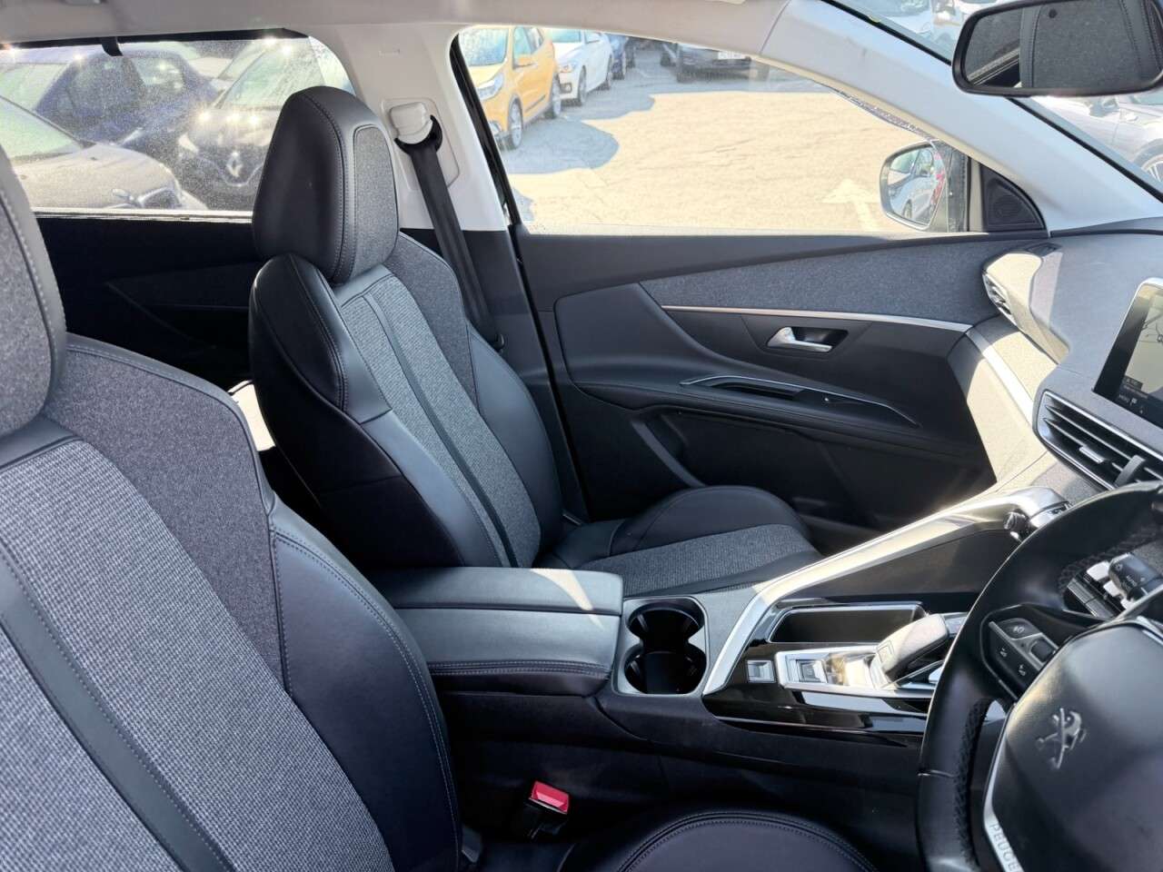 2019 PEUGEOT 5008 2019 PEUGEOT 5008