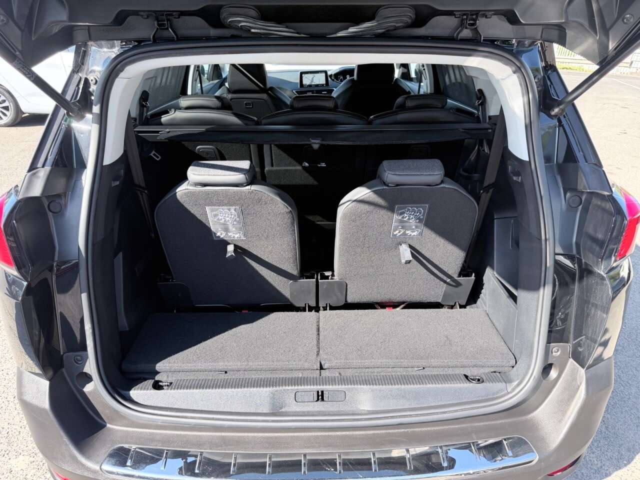 2019 PEUGEOT 5008 2019 PEUGEOT 5008