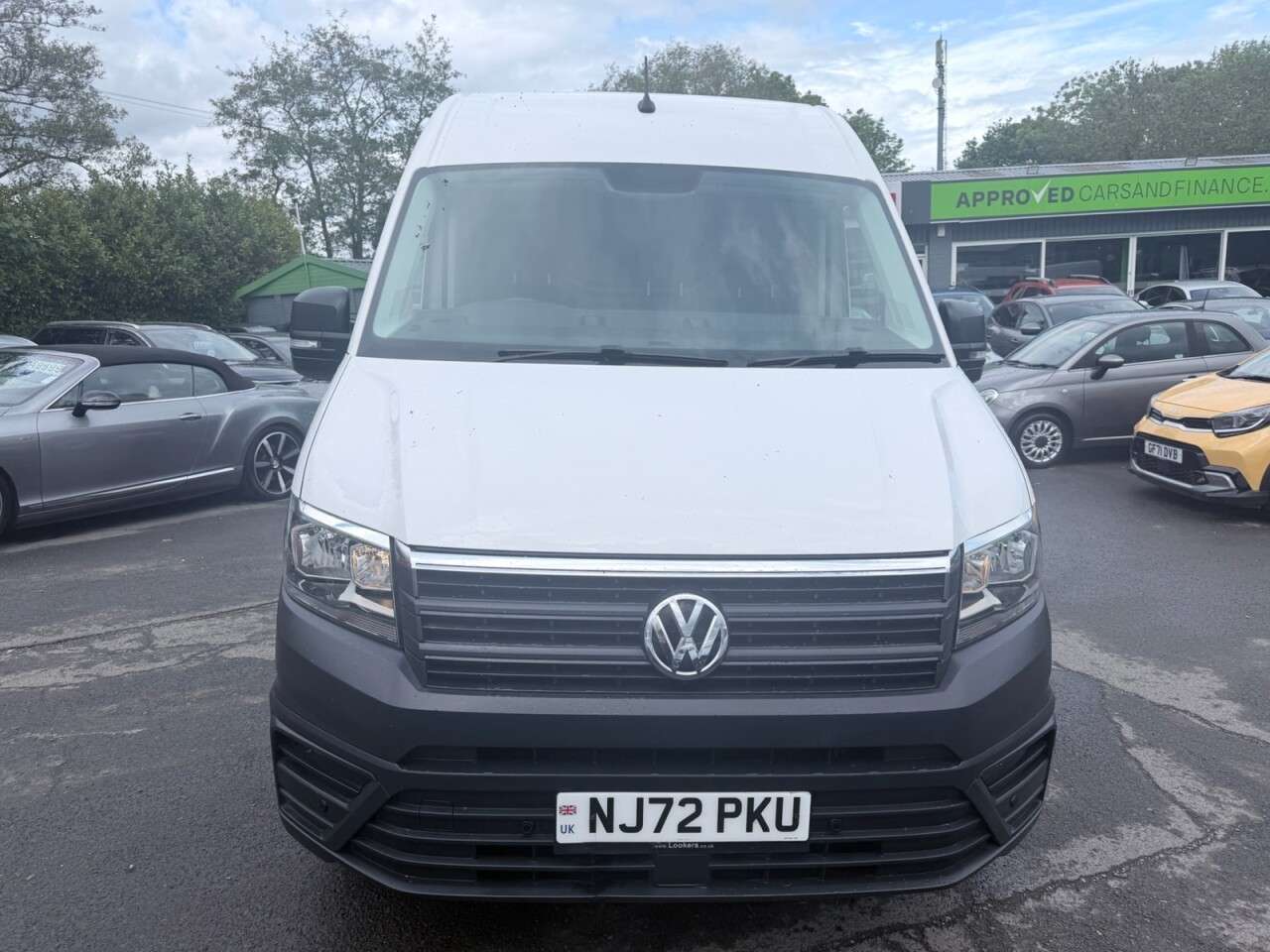 A 2022 VOLKSWAGEN CRAFTER White 2.0 TDI CR35 Trendline van, 78,400 miles, Euro 6, ULEZ compliant, 6-S A 2022 VOLKSWAGEN CRAFTER White 2.0 TDI CR35 Trendline van, 78,400 miles, Euro 6, ULEZ compliant, 6-S