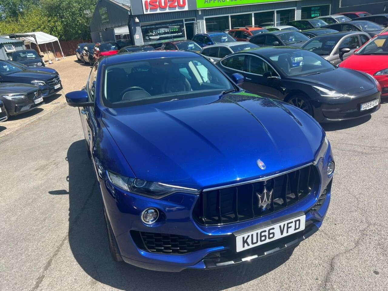 A 2017 MASERATI LEVANTE Blue 3.0D V6 SUV, 68,250 miles, Euro 6, Automatic 4WD, Panoramic sunroof, 3 A 2017 MASERATI LEVANTE Blue 3.0D V6 SUV, 68,250 miles, Euro 6, Automatic 4WD, Panoramic sunroof, 3