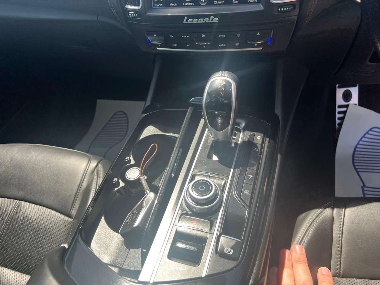 2017 MASERATI LEVANTE 2017 MASERATI LEVANTE