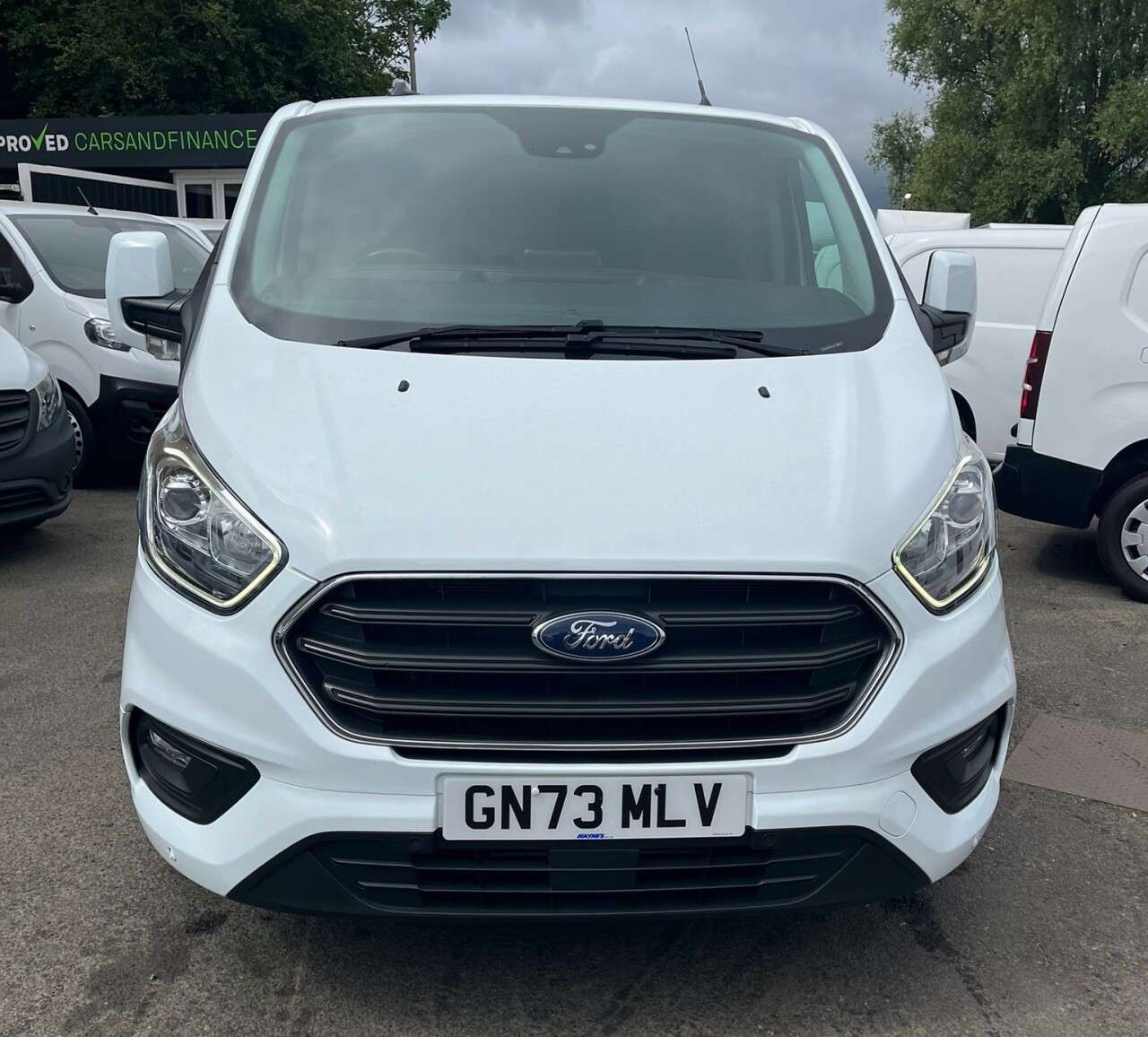 A 2023 FORD TRANSIT CUSTOM White 2.0 280 EcoBlue Limited van, 27,585 miles, Euro 6, ULEZ compliant, 6- A 2023 FORD TRANSIT CUSTOM White 2.0 280 EcoBlue Limited van, 27,585 miles, Euro 6, ULEZ compliant, 6-