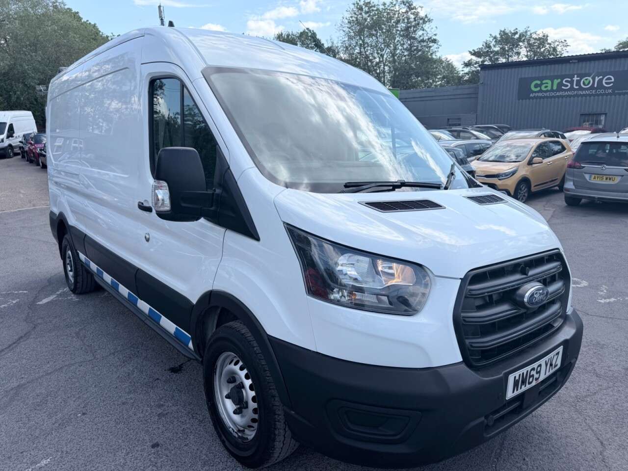 A 2020 FORD TRANSIT White 2.0 350 EcoBlue panel van, 127,190 miles, Euro 6, ULEZ compliant, 6-s A 2020 FORD TRANSIT White 2.0 350 EcoBlue panel van, 127,190 miles, Euro 6, ULEZ compliant, 6-s