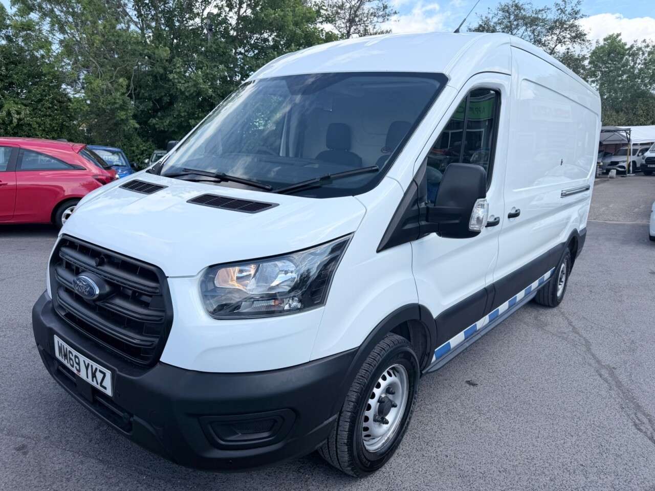 A 2020 FORD TRANSIT White 2.0 350 EcoBlue panel van, 127,190 miles, Euro 6, ULEZ compliant, 6-s A 2020 FORD TRANSIT White 2.0 350 EcoBlue panel van, 127,190 miles, Euro 6, ULEZ compliant, 6-s