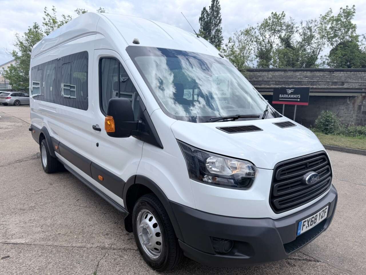 A 2018 FORD TRANSIT White 2.2 TDCi 460 HDT minibus, 68,000 miles, 18 seater, 6 Speed Manual Gea A 2018 FORD TRANSIT White 2.2 TDCi 460 HDT minibus, 68,000 miles, 18 seater, 6 Speed Manual Gea