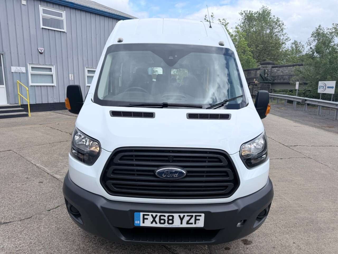 A 2018 FORD TRANSIT White 2.2 TDCi 460 HDT minibus, 68,000 miles, 18 seater, 6 Speed Manual Gea A 2018 FORD TRANSIT White 2.2 TDCi 460 HDT minibus, 68,000 miles, 18 seater, 6 Speed Manual Gea