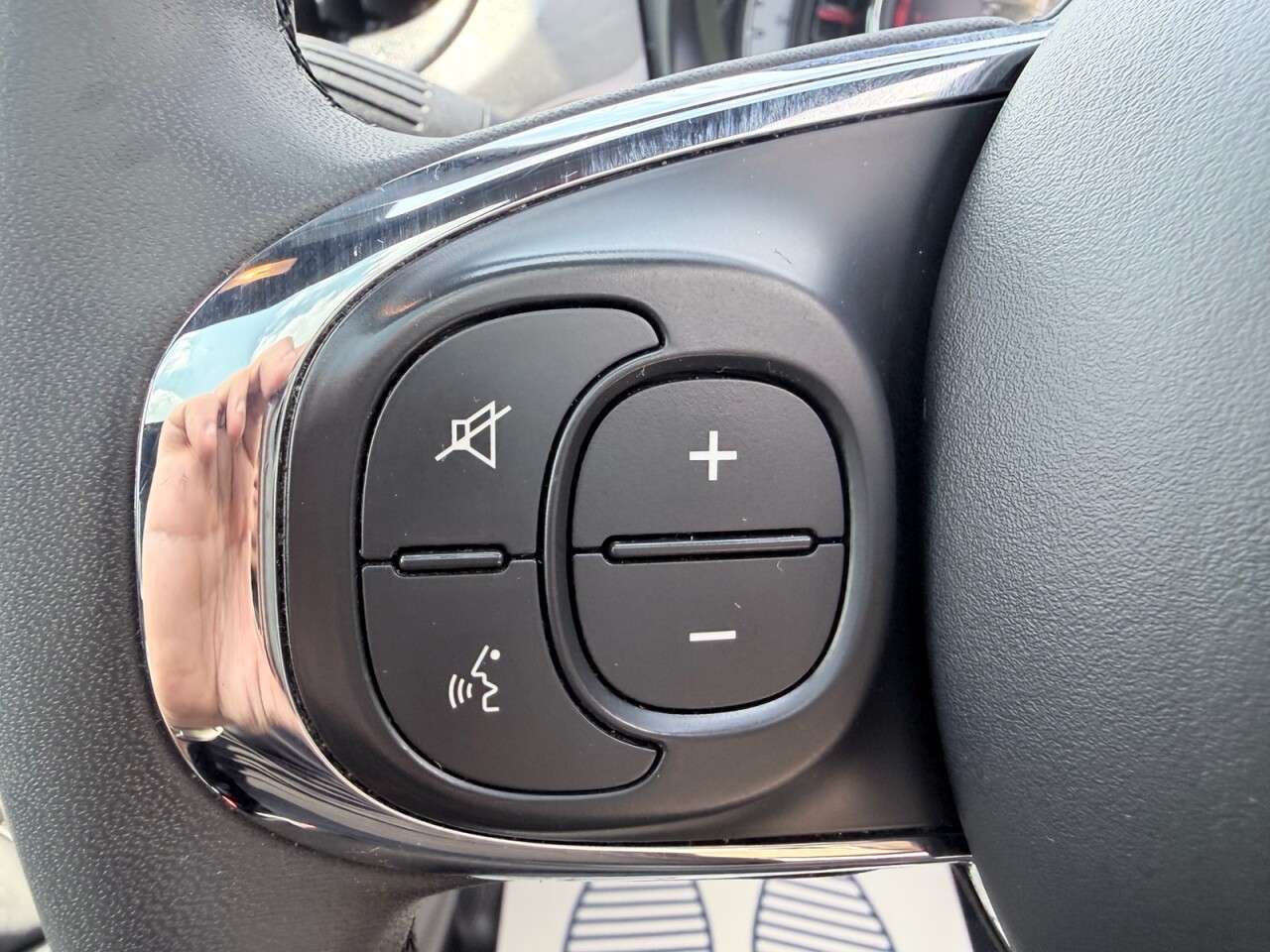 2023 FIAT 500 2023 FIAT 500