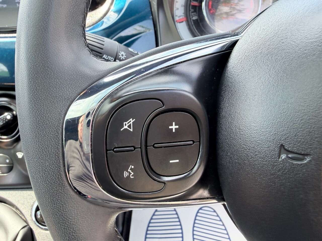 2023 FIAT 500 2023 FIAT 500