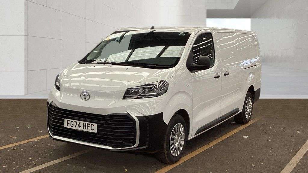 A 2024 TOYOTA PROACE White 2.0D Icon LWB panel van, 10,200 miles, Euro 6, 6-speed manual, A/C, S A 2024 TOYOTA PROACE White 2.0D Icon LWB panel van, 10,200 miles, Euro 6, 6-speed manual, A/C, S