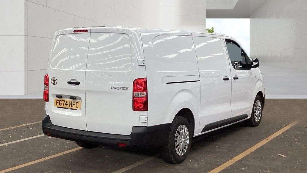 2024 TOYOTA PROACE 2024 TOYOTA PROACE